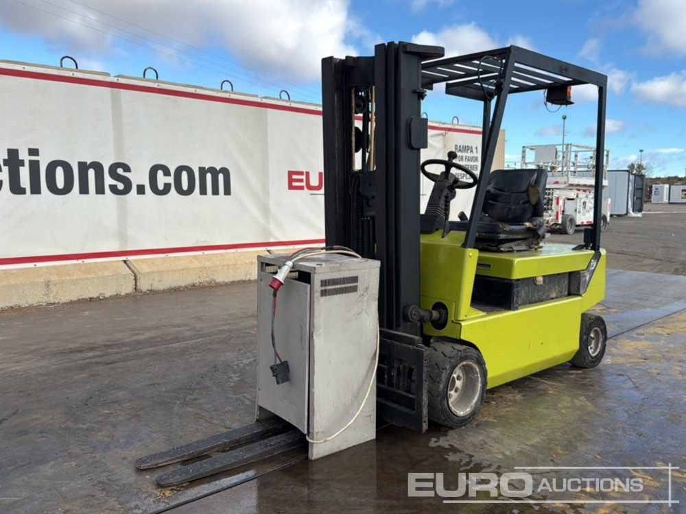 Clark CEM20S - Villás targonca: 1 kép. Clark CEM20S - Villás targonca: 1 kép.