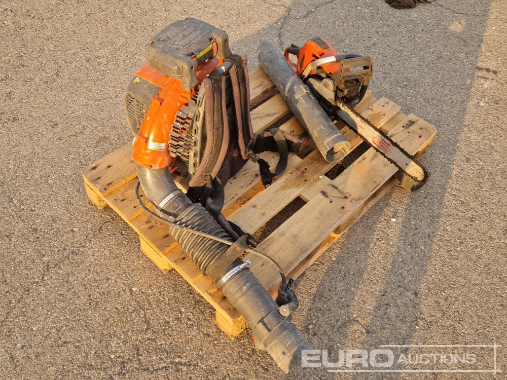 Husqvarna 562XP Gasoline Chainsaw, 580BTS Backpack Leaf Blower - Építőipari berendezések: 3 kép. Husqvarna 562XP Gasoline Chainsaw, 580BTS Backpack Leaf Blower - Építőipari berendezések: 3 kép.