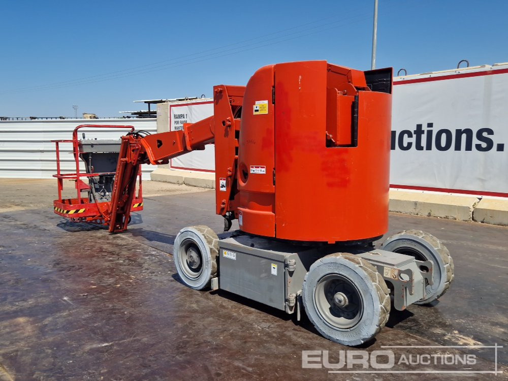 JLG E300AJP - Emelő: 3 kép. JLG E300AJP - Emelő: 3 kép.