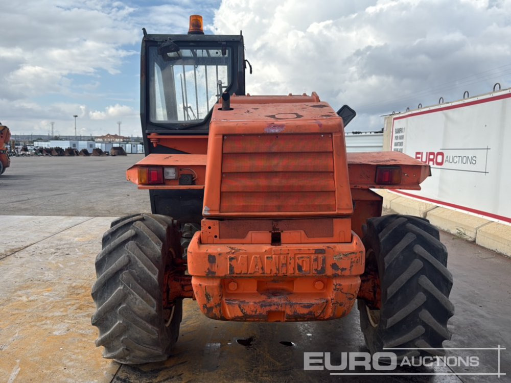 Manitou MT727 - Teleszkópos rakodó: 4 kép. Manitou MT727 - Teleszkópos rakodó: 4 kép.