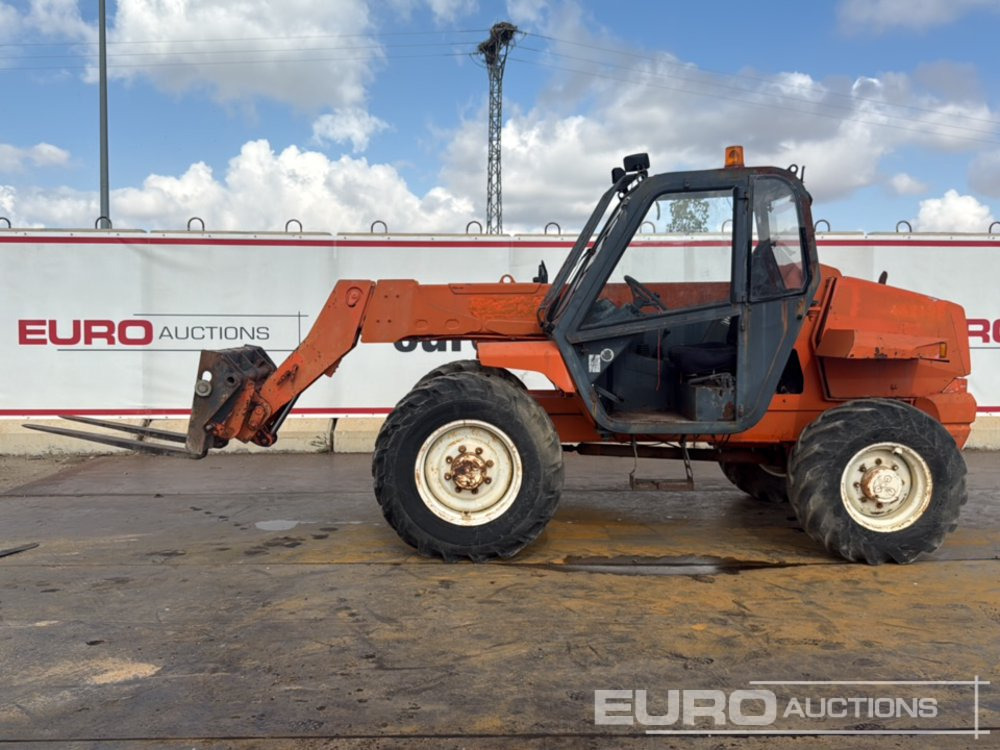 Manitou MT727 - Teleszkópos rakodó: 2 kép. Manitou MT727 - Teleszkópos rakodó: 2 kép.
