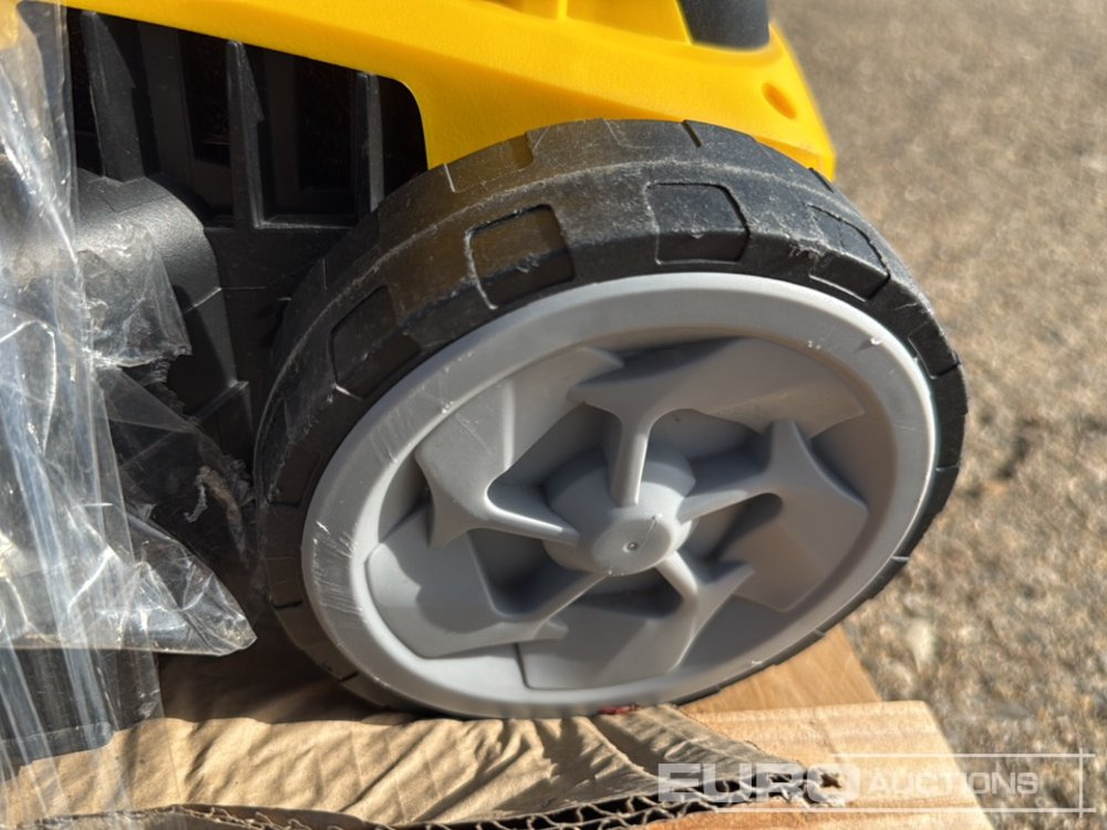 Kerti fűkasza Manual Lawn Mower: 8 kép. Kerti fűkasza Manual Lawn Mower: 8 kép.