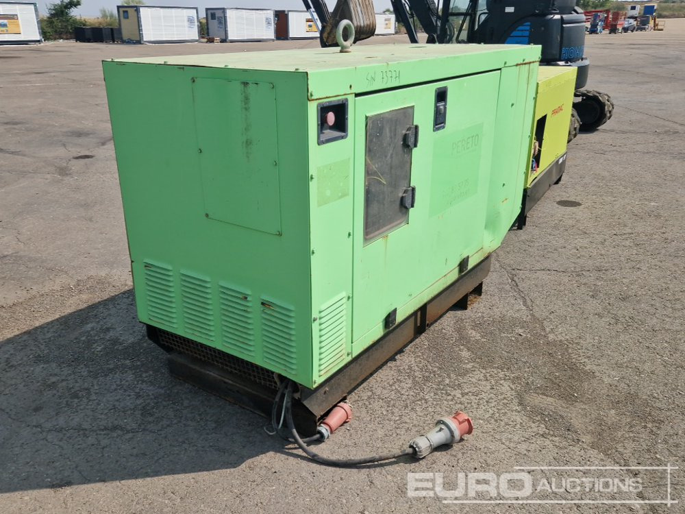 SDMO 20KvA - Áramfejlesztő: 4 kép. SDMO 20KvA - Áramfejlesztő: 4 kép.