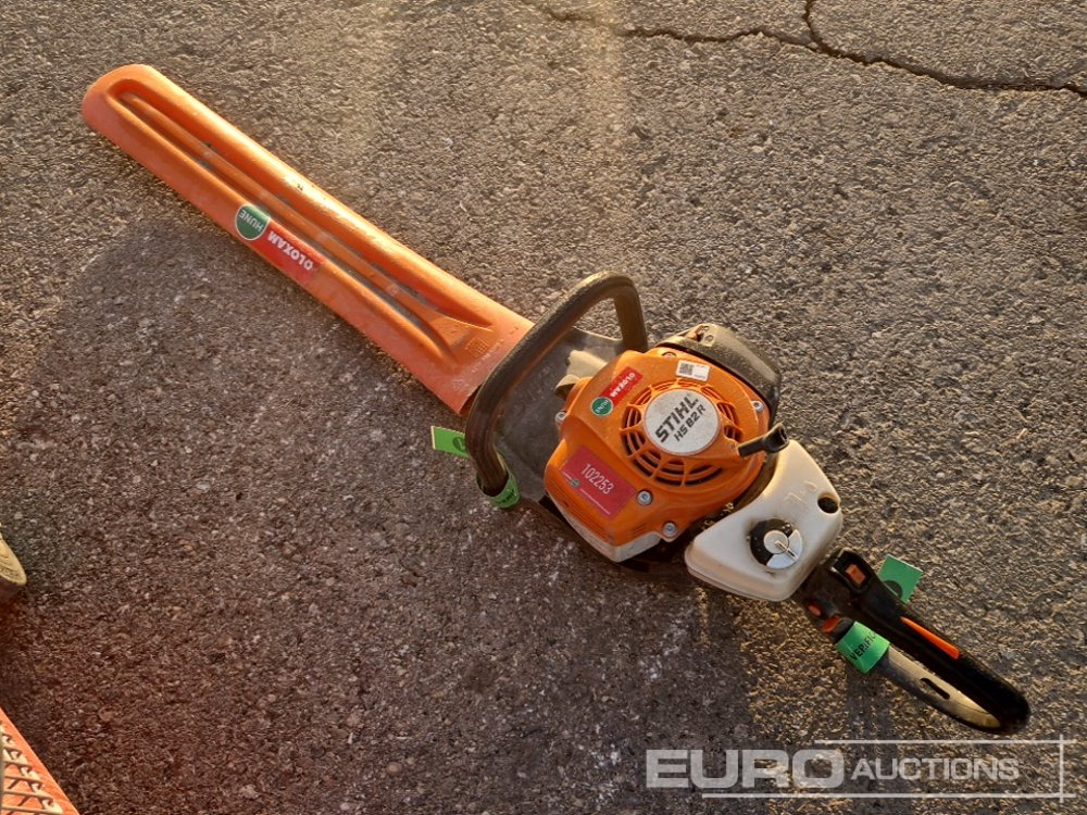 Stihl HS82RC - Építőipari berendezések: 3 kép. Stihl HS82RC - Építőipari berendezések: 3 kép.