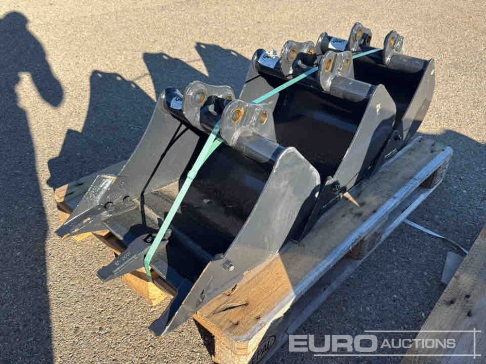 Yanmar Digging Bucket GGT120BA40450T to suit 1.5-2 Ton Excavator (S/Ns 1106279, 1106284, 1106290) (3 of) - Kanál: 1 kép. Yanmar Digging Bucket GGT120BA40450T to suit 1.5-2 Ton Excavator (S/Ns 1106279, 1106284, 1106290) (3 of) - Kanál: 1 kép.