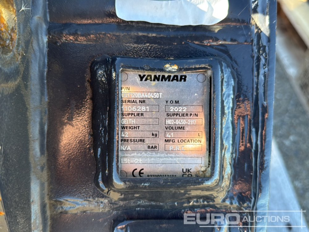 Yanmar Digging Bucket GGT120BA40450T to suit 1.5-2 Ton Excavator (S/Ns 1106281, 1106276, 1106288) (3 of) - Kanál: 5 kép. Yanmar Digging Bucket GGT120BA40450T to suit 1.5-2 Ton Excavator (S/Ns 1106281, 1106276, 1106288) (3 of) - Kanál: 5 kép.