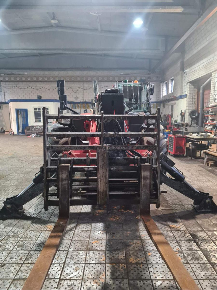 MANITOU MT1840 / 2019 - Teleszkópos rakodó: 3 kép. MANITOU MT1840 / 2019 - Teleszkópos rakodó: 3 kép.