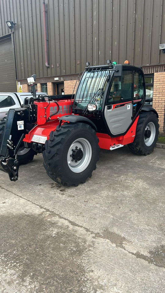 MANITOU MT933 / 2024 - Teleszkópos rakodó: 4 kép. MANITOU MT933 / 2024 - Teleszkópos rakodó: 4 kép.