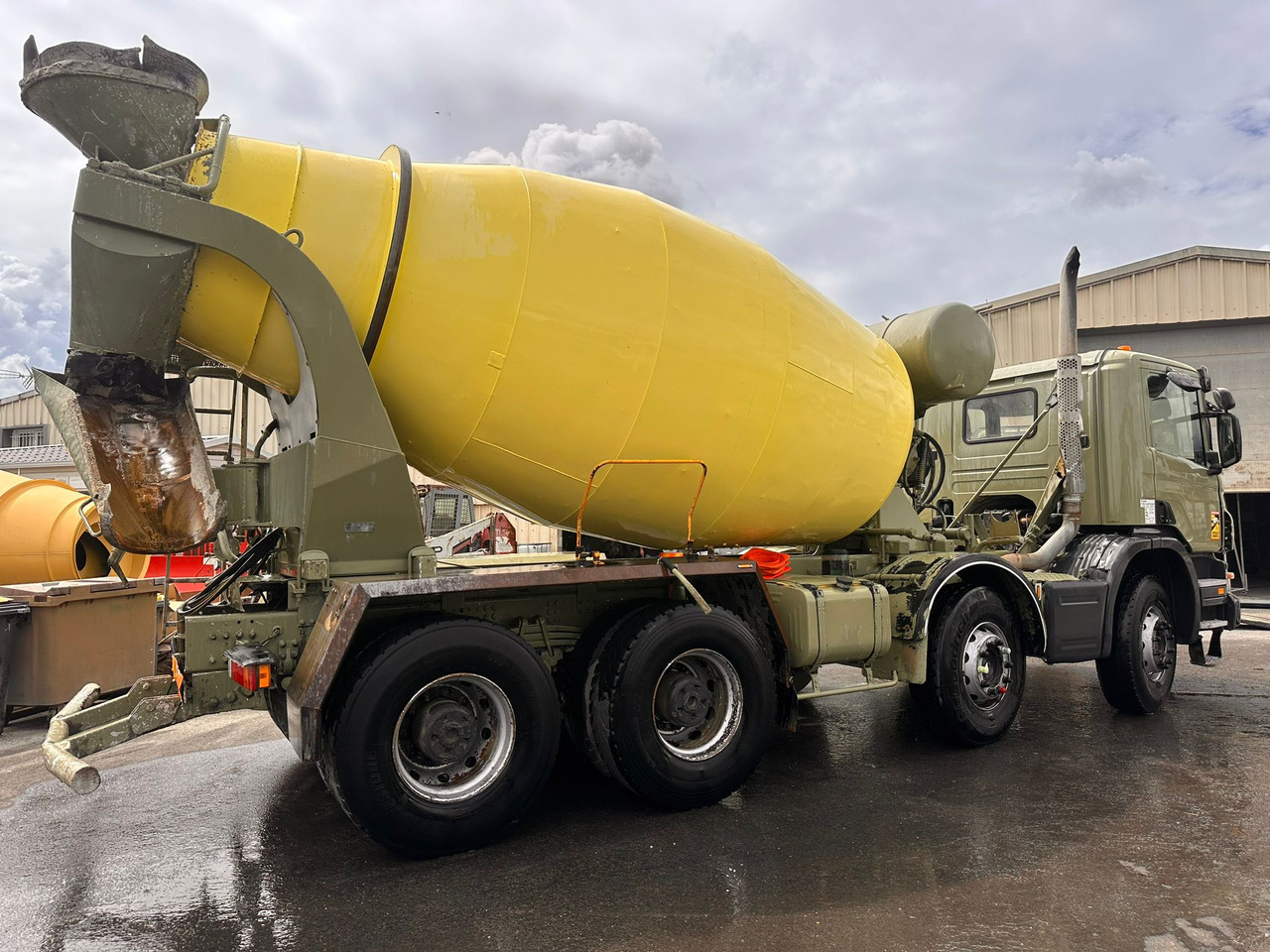 Camion béton Scania P380 CP-230-MP - Betonmixer: 5 kép. Camion béton Scania P380 CP-230-MP - Betonmixer: 5 kép.
