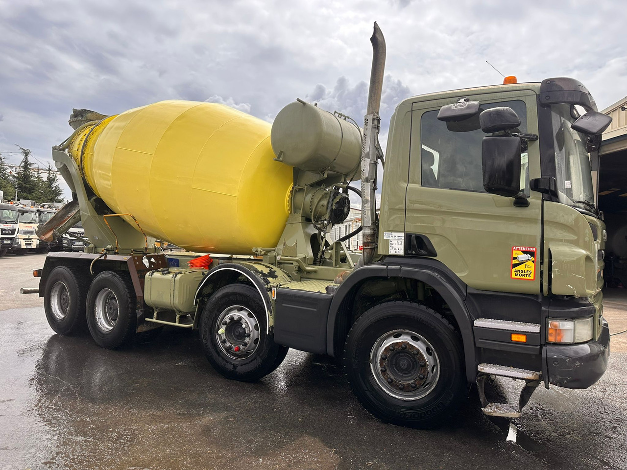 Camion béton Scania P380 CP-230-MP - Betonmixer: 3 kép. Camion béton Scania P380 CP-230-MP - Betonmixer: 3 kép.