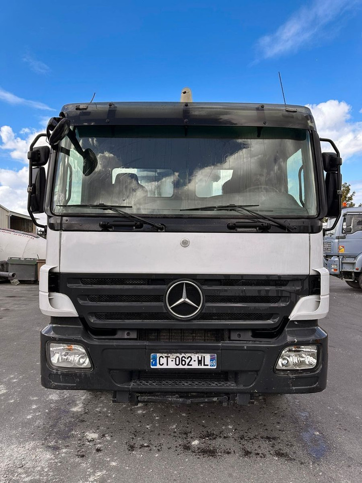 Mercedes-Benz Actros - Betonpumpa: 3 kép. Mercedes-Benz Actros - Betonpumpa: 3 kép.