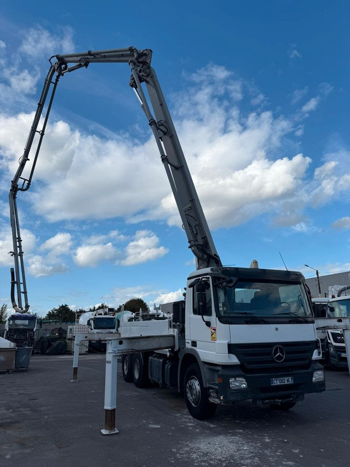 Mercedes-Benz Actros - Betonpumpa: 5 kép. Mercedes-Benz Actros - Betonpumpa: 5 kép.