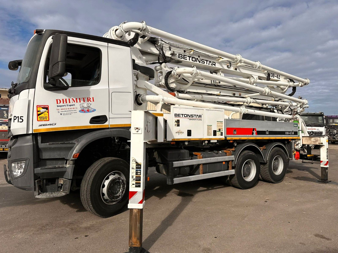 Mercedes-Benz Arocs 2640 - Betonpumpa: 1 kép. Mercedes-Benz Arocs 2640 - Betonpumpa: 1 kép.