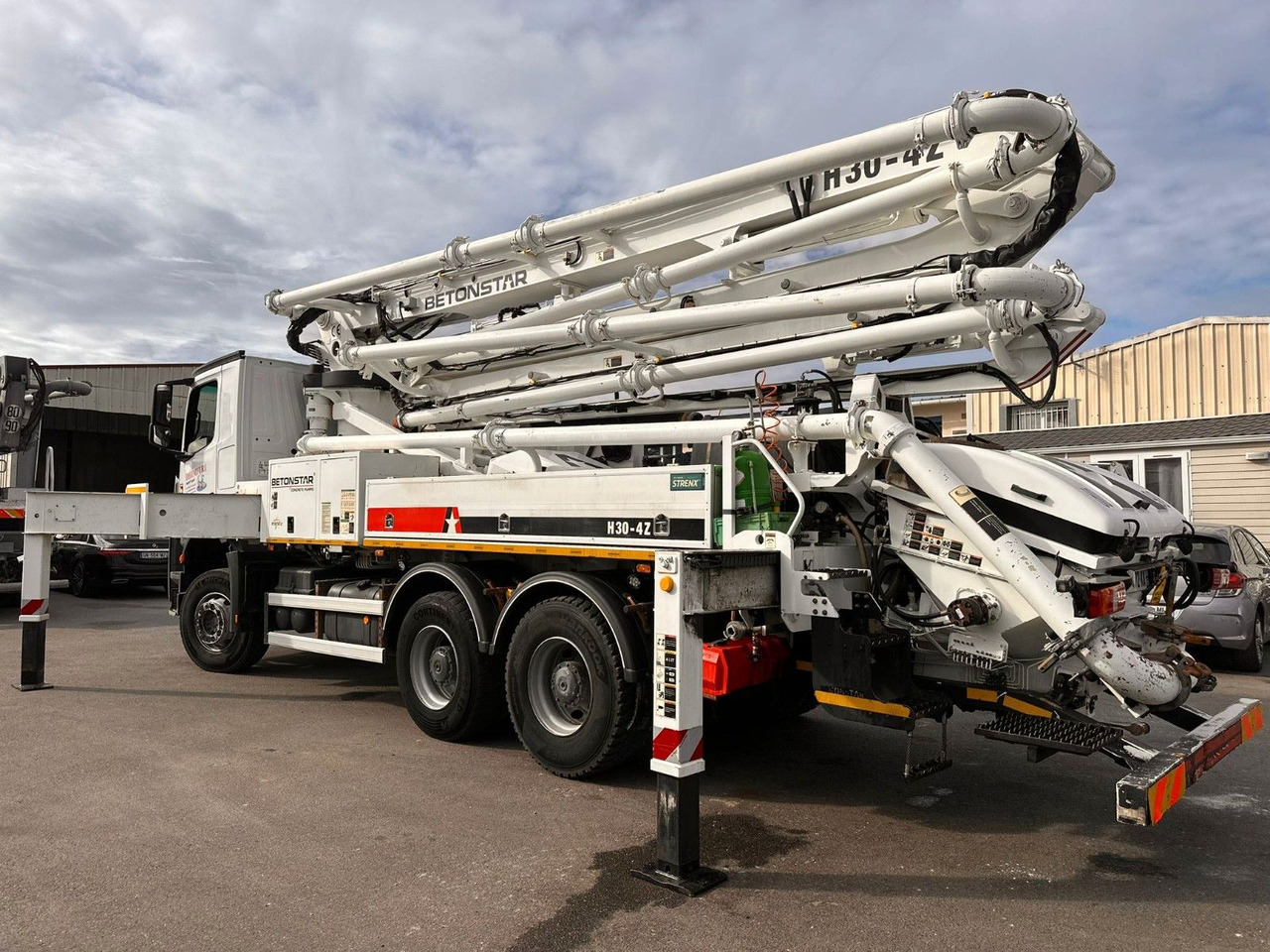 Mercedes-Benz Arocs 2640 - Betonpumpa: 5 kép. Mercedes-Benz Arocs 2640 - Betonpumpa: 5 kép.