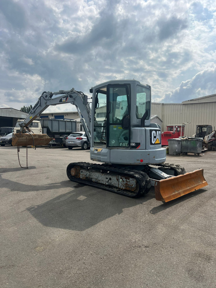 Mini-pelle Caterpillar 305E2 - Minikotró: 3 kép. Mini-pelle Caterpillar 305E2 - Minikotró: 3 kép.