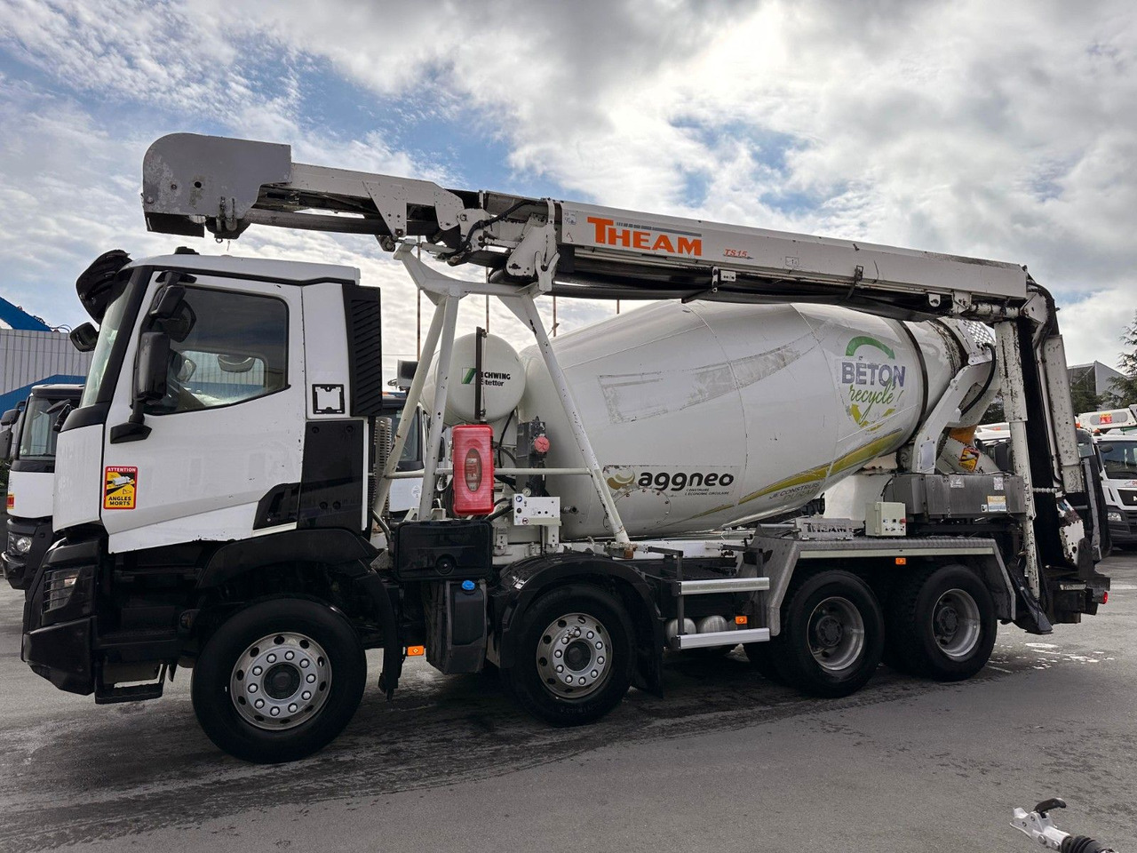 Renault C380 - Betonmixer: 1 kép. Renault C380 - Betonmixer: 1 kép.