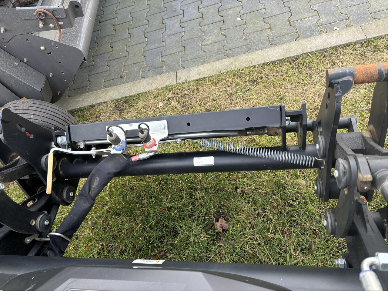 Alö Frontlader G5L Valtra - Homlokrakodó traktorhoz: 3 kép. Alö Frontlader G5L Valtra - Homlokrakodó traktorhoz: 3 kép.