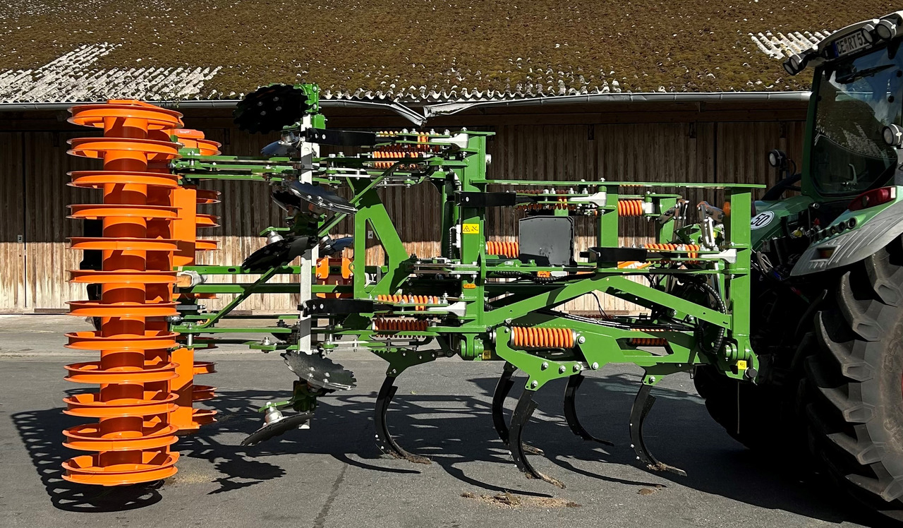 Amazone Cenio 4000-2 - Kultivátor: 5 kép. Amazone Cenio 4000-2 - Kultivátor: 5 kép.