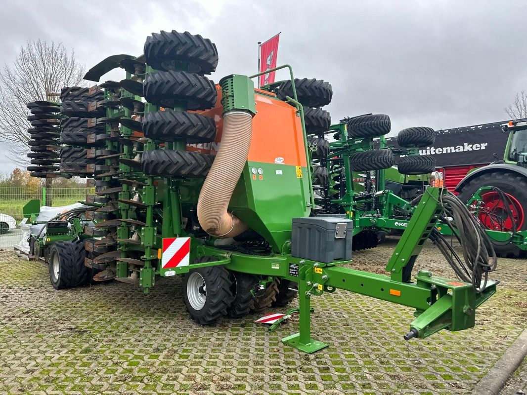 Amazone Cirrus 6003-2 - Szemenkénti vetőgép: 1 kép. Amazone Cirrus 6003-2 - Szemenkénti vetőgép: 1 kép.