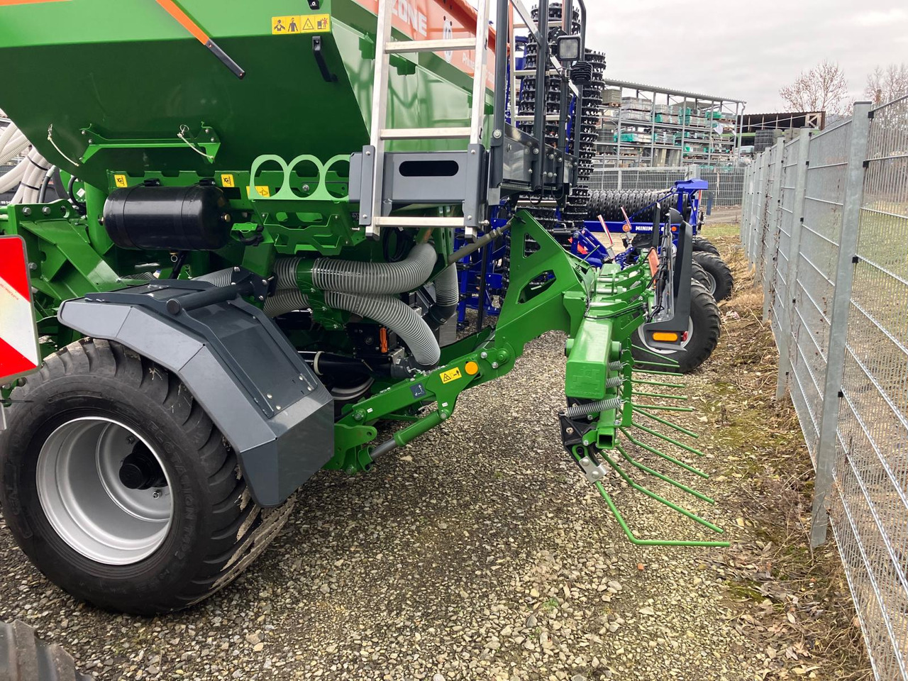 Amazone Primera DMC 3000 - Szemenkénti vetőgép: 3 kép. Amazone Primera DMC 3000 - Szemenkénti vetőgép: 3 kép.