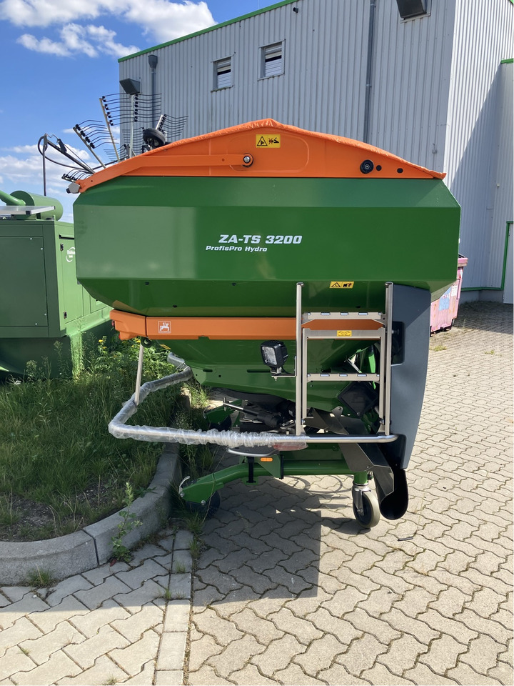 Amazone ZA-TS Hydro 3200 Super - Permetezők: 3 kép. Amazone ZA-TS Hydro 3200 Super - Permetezők: 3 kép.