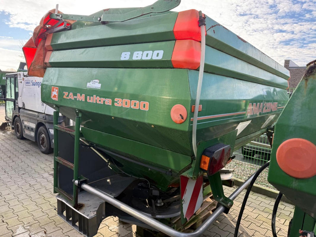 Amazone ZAM-Ultra 4200 Profis Hydro - Permetezők: 2 kép. Amazone ZAM-Ultra 4200 Profis Hydro - Permetezők: 2 kép.