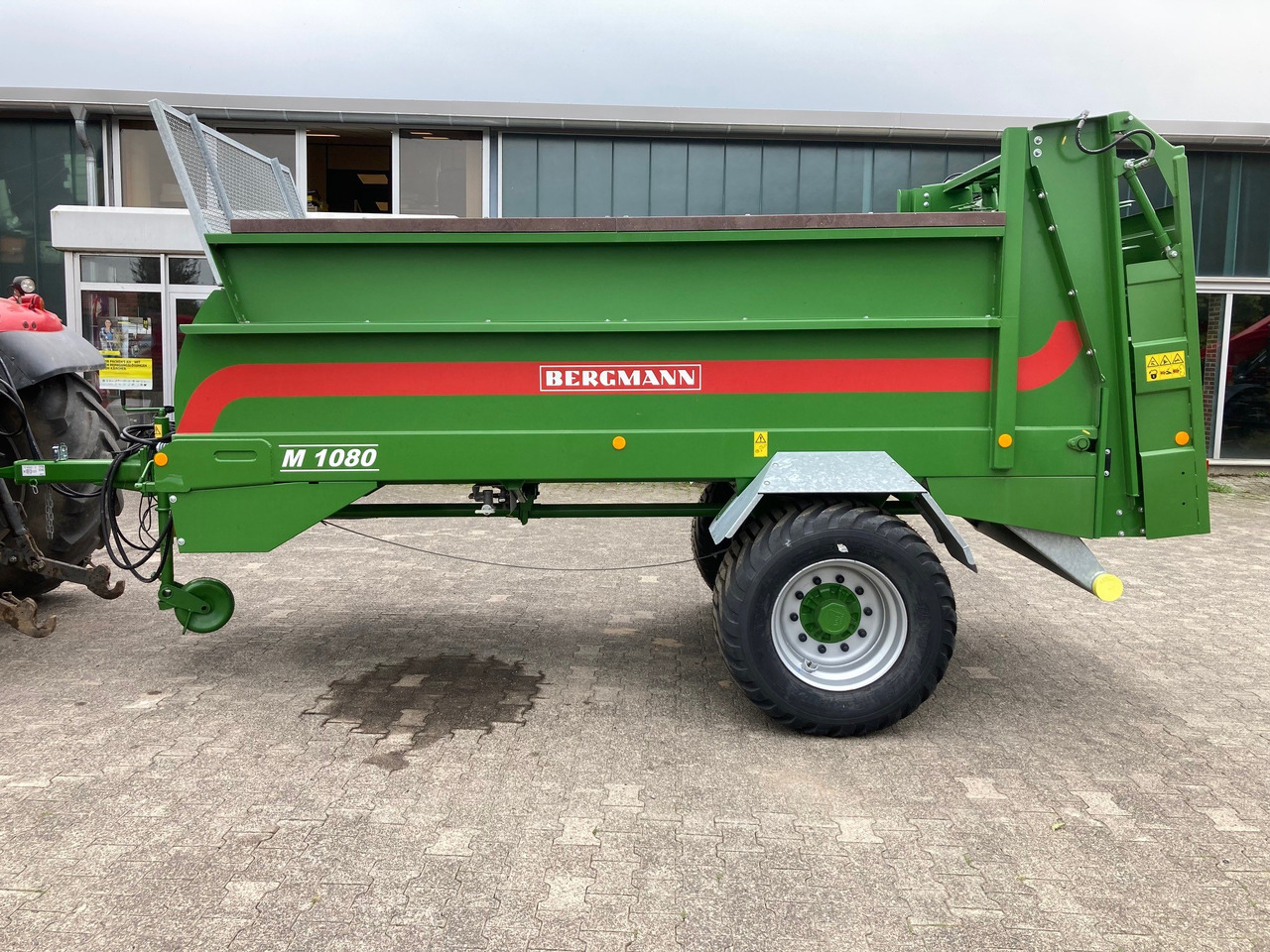 Bergmann Dungstreuer M 1080 SW - Műtrágyaszóró: 1 kép. Bergmann Dungstreuer M 1080 SW - Műtrágyaszóró: 1 kép.