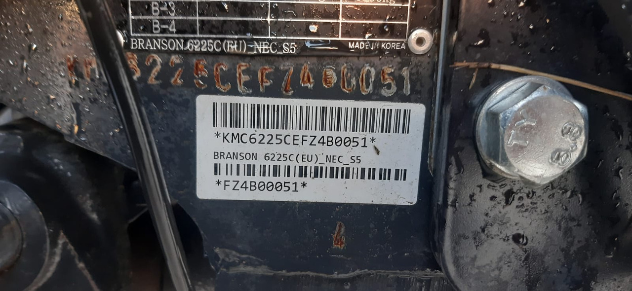 Branson Branson 6225C - Traktor: 2 kép. Branson Branson 6225C - Traktor: 2 kép.