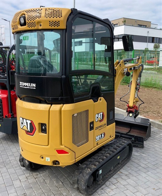 Caterpillar Minibagger 301.6 - Kotrógép: 3 kép. Caterpillar Minibagger 301.6 - Kotrógép: 3 kép.