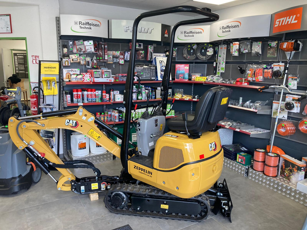 Caterpillar Mobilbagger 300.9D - Kotrógép: 1 kép. Caterpillar Mobilbagger 300.9D - Kotrógép: 1 kép.