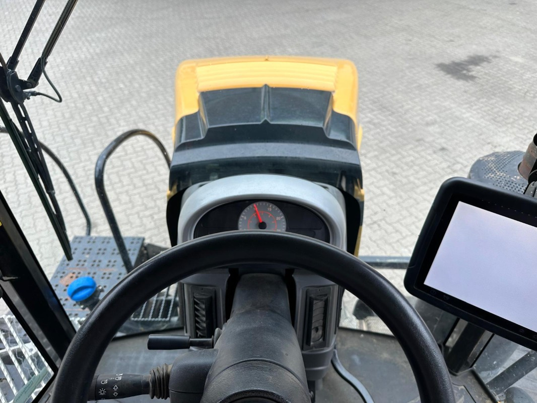 Challenger MT 775 E - Traktor: 2 kép. Challenger MT 775 E - Traktor: 2 kép.