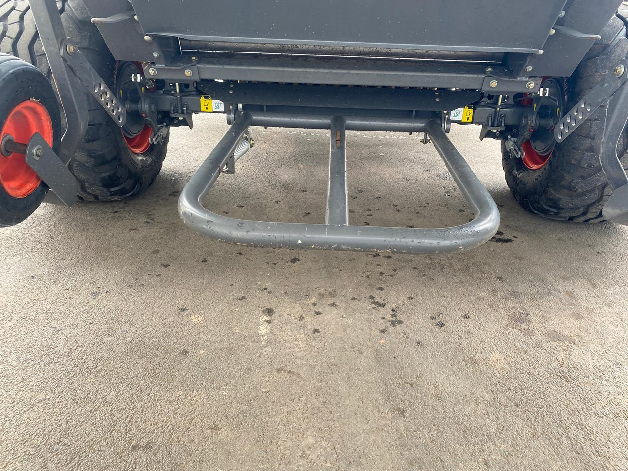 Claas Rollant 540 RC Comfort - Szálastakarmány betakarítás gépei: 4 kép. Claas Rollant 540 RC Comfort - Szálastakarmány betakarítás gépei: 4 kép.