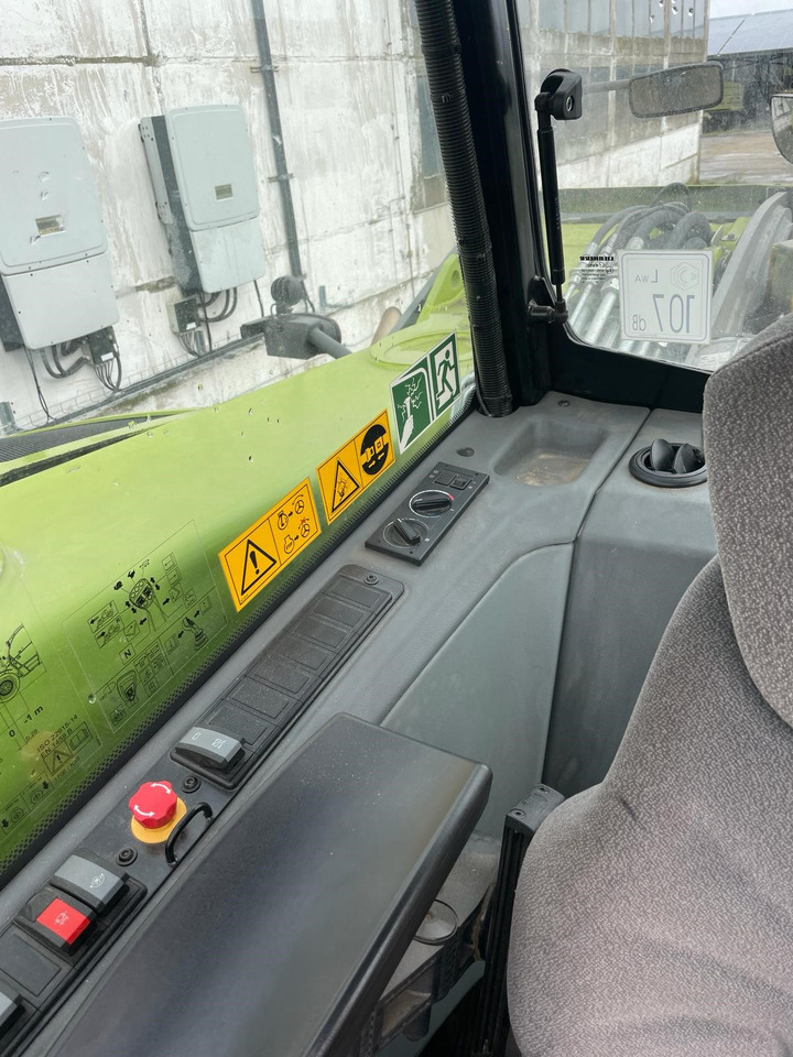 Claas Scorpion 746 Variopower - Rakodógép: 4 kép. Claas Scorpion 746 Variopower - Rakodógép: 4 kép.