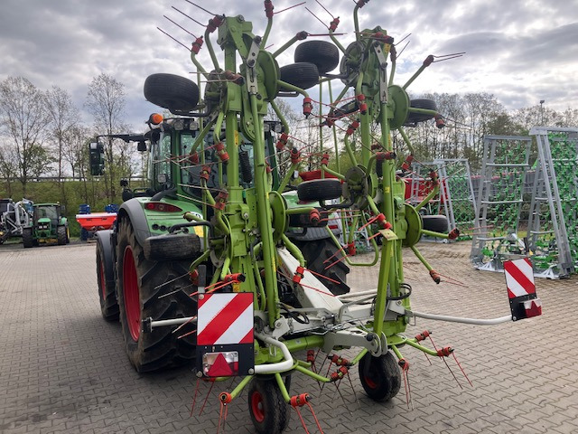Claas Volto 1100 - Szénaforgató: 1 kép. Claas Volto 1100 - Szénaforgató: 1 kép.