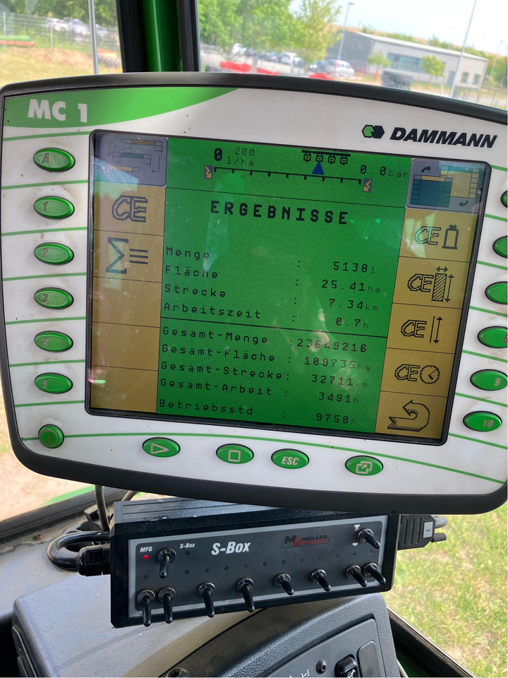 Dammann Damann Trac 5000 - Önjáró permetező: 3 kép. Dammann Damann Trac 5000 - Önjáró permetező: 3 kép.