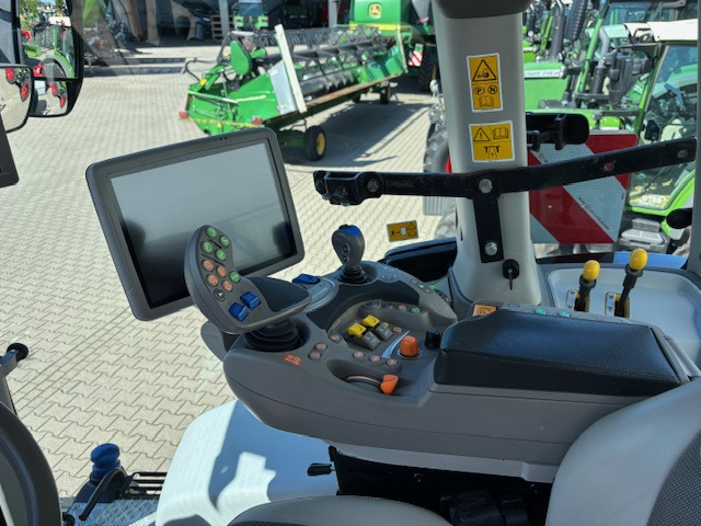 Deutz-Fahr Agrotron 6215 TTV Warrior-RTK - Traktor: 3 kép. Deutz-Fahr Agrotron 6215 TTV Warrior-RTK - Traktor: 3 kép.