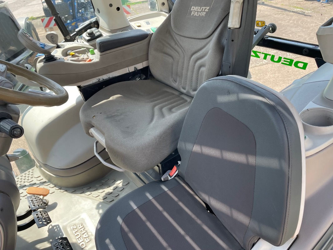 Deutz-Fahr Agrotron 7250 TTV - Traktor: 5 kép. Deutz-Fahr Agrotron 7250 TTV - Traktor: 5 kép.