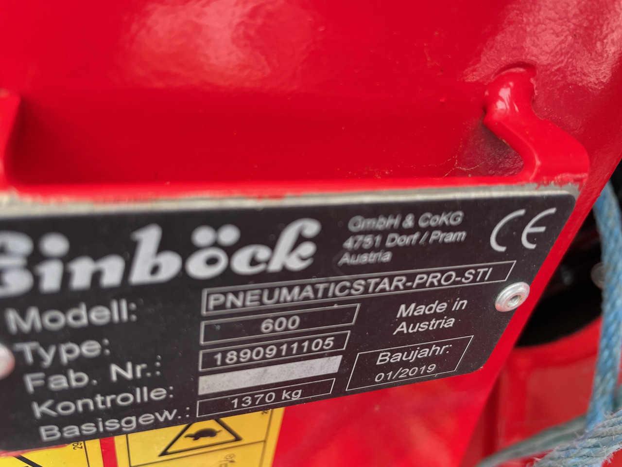Einböck Pneumaticstar Pro 600 STI - Vetőgép: 2 kép. Einböck Pneumaticstar Pro 600 STI - Vetőgép: 2 kép.