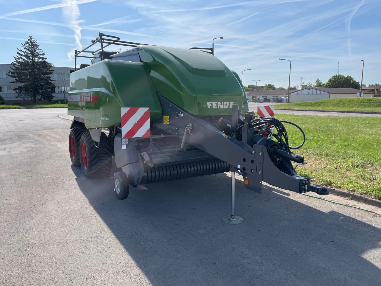 Fendt 1290 XD Cutter Quaderballenpre - Kocka bálázó: 4 kép. Fendt 1290 XD Cutter Quaderballenpre - Kocka bálázó: 4 kép.