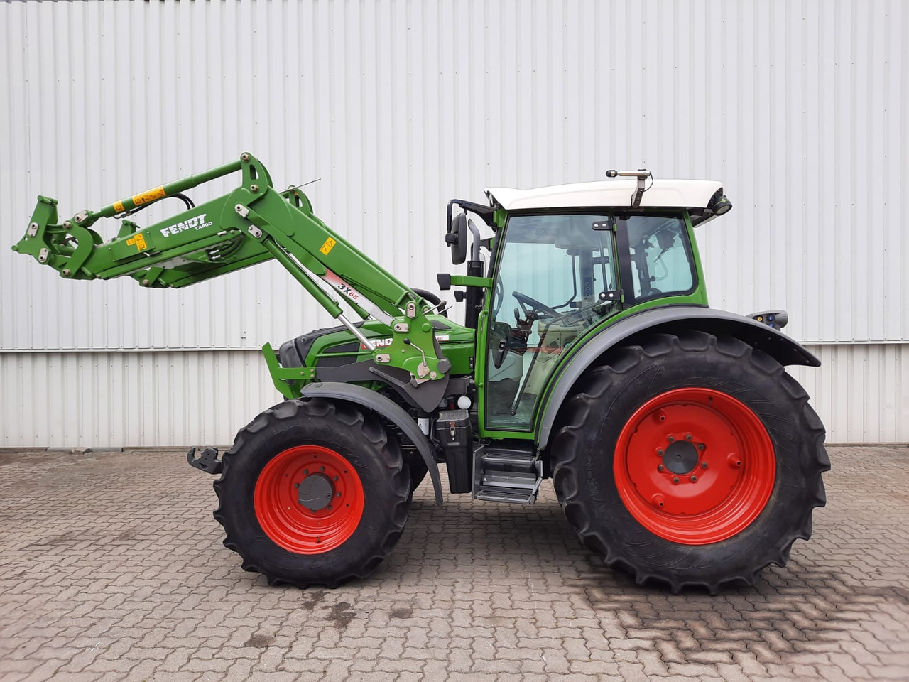 Fendt 211 Vario - Traktor: 1 kép. Fendt 211 Vario - Traktor: 1 kép.