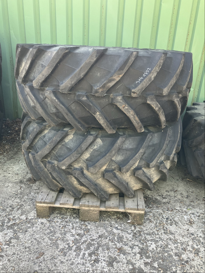 Fendt 2x Komplettrad 540/65R30 TB - Gumiabroncsok és felnik: 1 kép. Fendt 2x Komplettrad 540/65R30 TB - Gumiabroncsok és felnik: 1 kép.