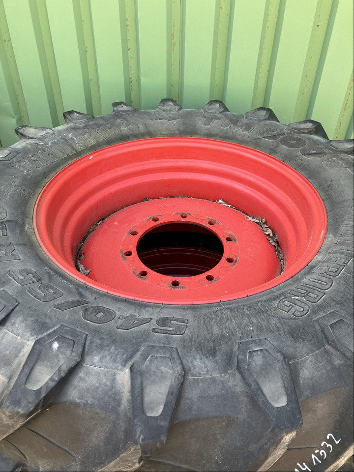 Fendt 2x Komplettrad 540/65R30 TB - Gumiabroncsok és felnik: 3 kép. Fendt 2x Komplettrad 540/65R30 TB - Gumiabroncsok és felnik: 3 kép.
