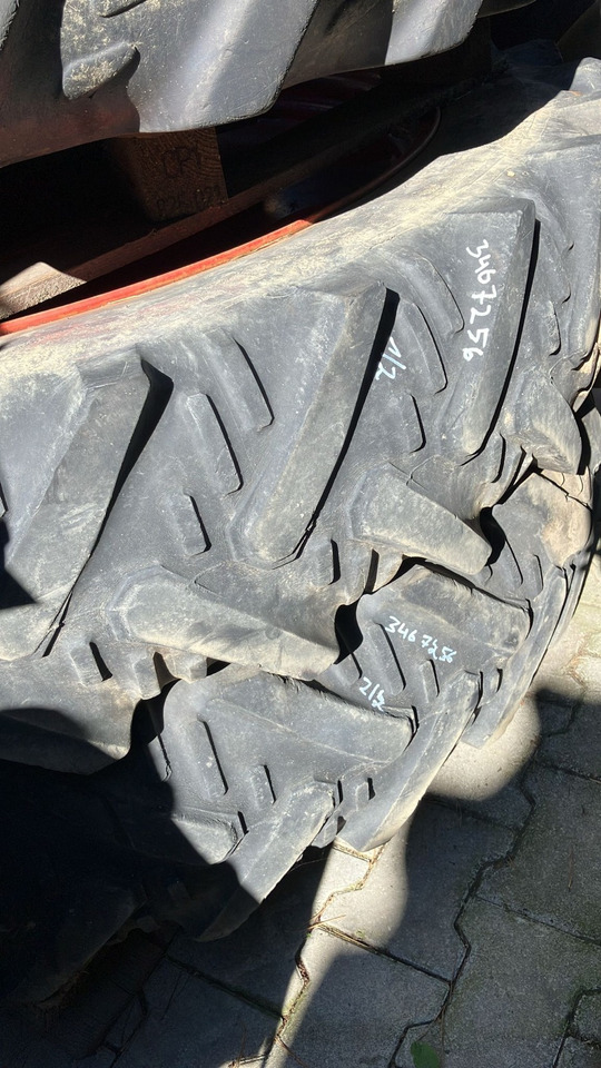 Fendt 2x Räder 11.2R45 - Gumiabroncsok és felnik: 1 kép. Fendt 2x Räder 11.2R45 - Gumiabroncsok és felnik: 1 kép.