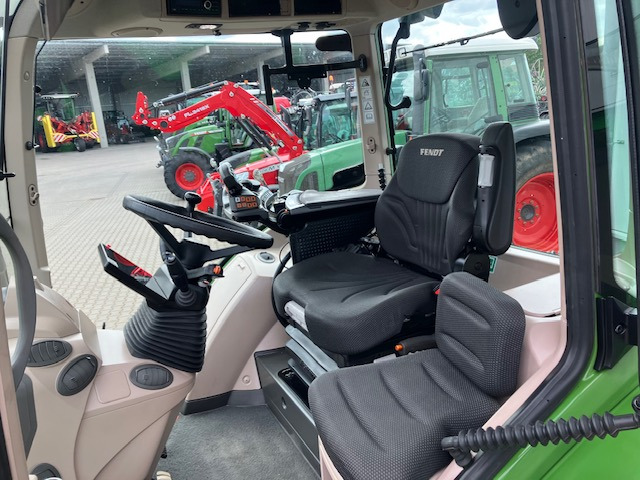 Fendt 313 Vario Gen4 Power Sett.2 - Traktor: 2 kép. Fendt 313 Vario Gen4 Power Sett.2 - Traktor: 2 kép.