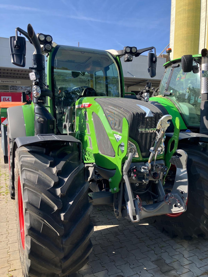 Fendt 516 Vario Gen3 - Traktor: 1 kép. Fendt 516 Vario Gen3 - Traktor: 1 kép.