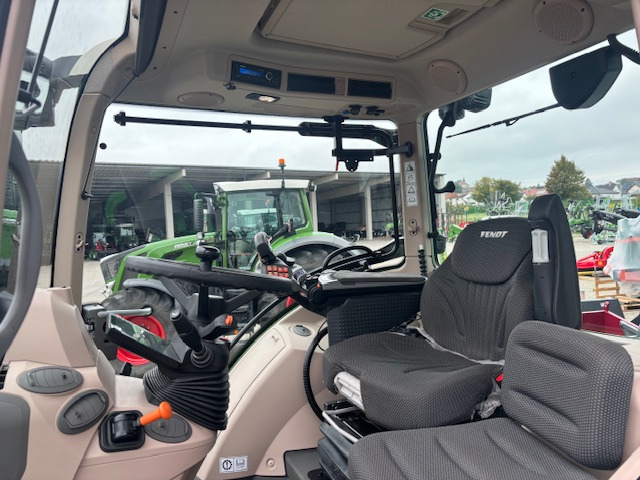 Fendt 516 Vario Gen3 Power Sett.2 - Traktor: 3 kép. Fendt 516 Vario Gen3 Power Sett.2 - Traktor: 3 kép.
