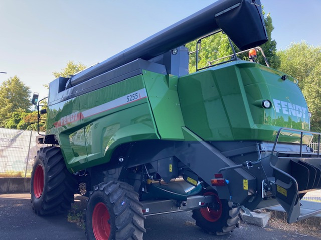 Fendt 5255 L MCS - Kombájn: 5 kép. Fendt 5255 L MCS - Kombájn: 5 kép.