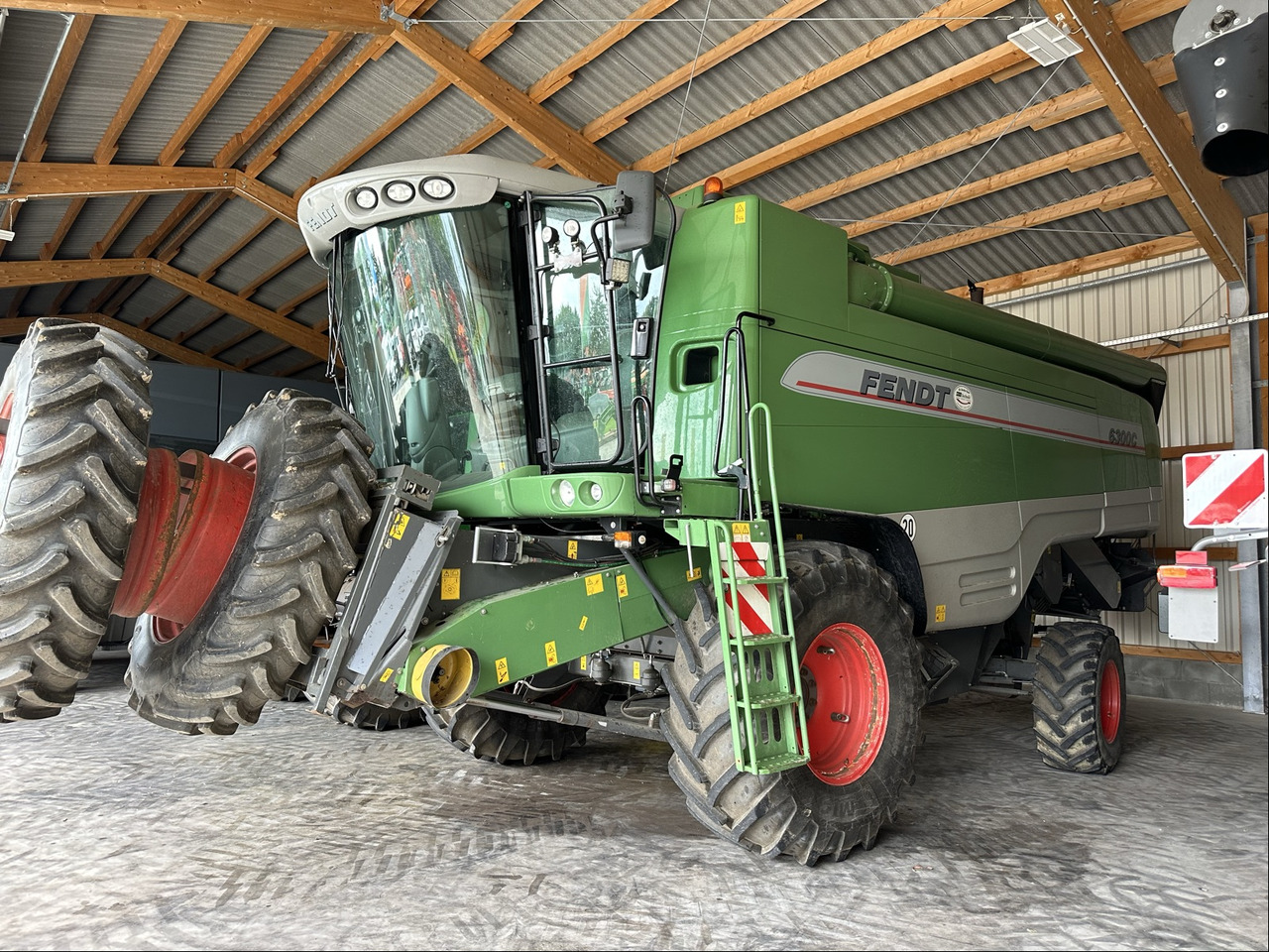 Fendt 6300 C - Kombájn: 1 kép. Fendt 6300 C - Kombájn: 1 kép.