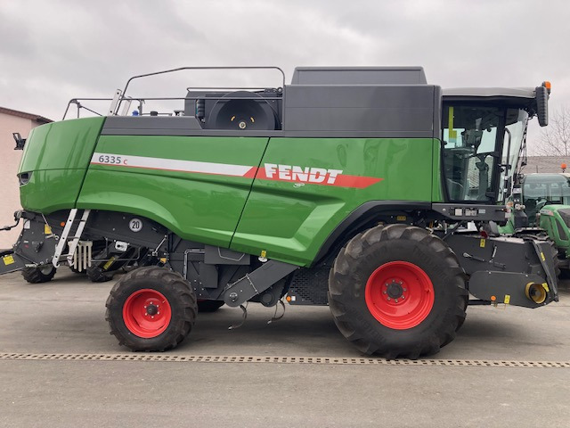Fendt 6335C Stage 5 - Kombájn: 1 kép. Fendt 6335C Stage 5 - Kombájn: 1 kép.