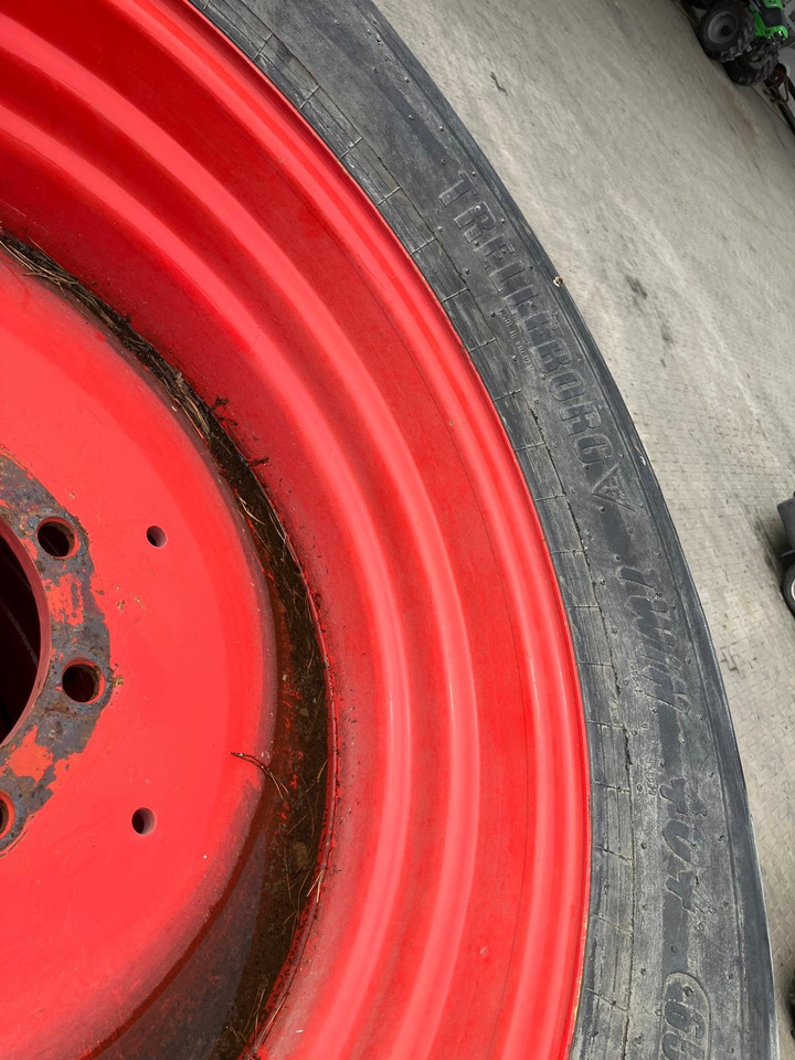 Fendt 650/60-34 Rasenbereifung - Gumiabroncsok és felnik: 4 kép. Fendt 650/60-34 Rasenbereifung - Gumiabroncsok és felnik: 4 kép.